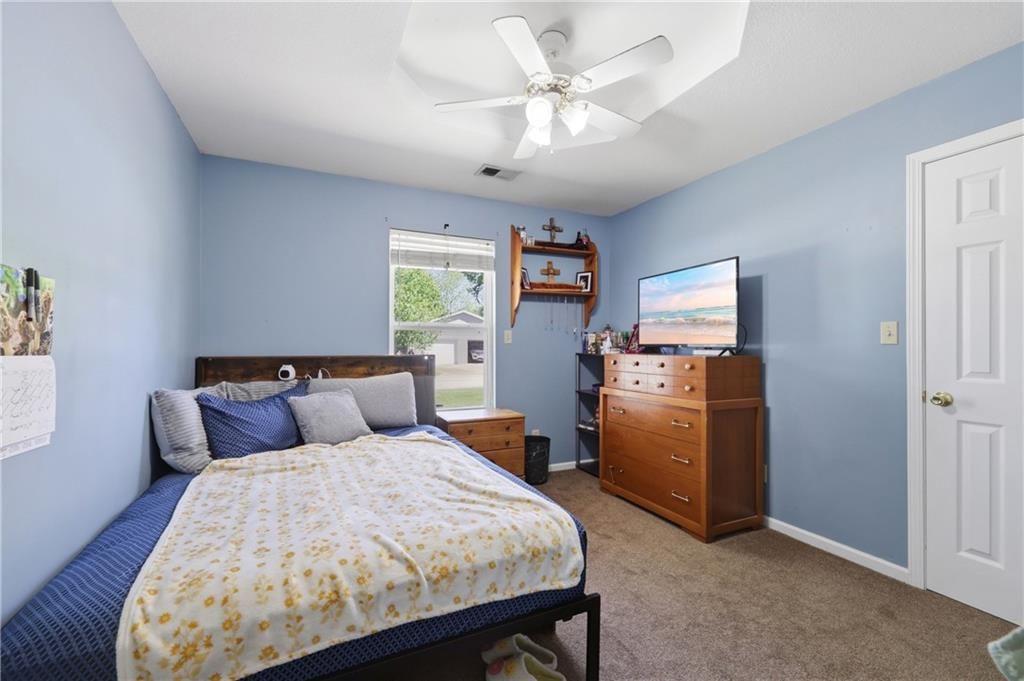 103 W Locust Street — photo 13