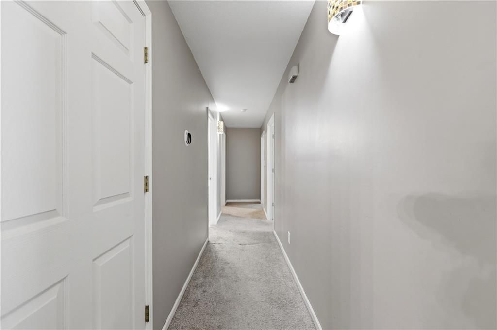 103 W Locust Street — photo 16