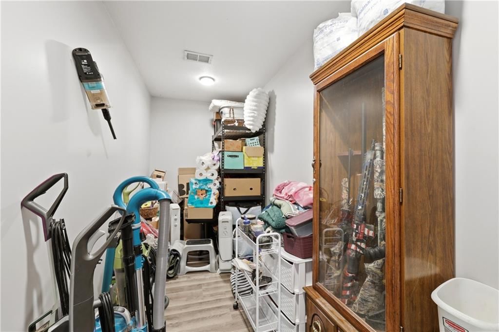 103 W Locust Street — photo 19
