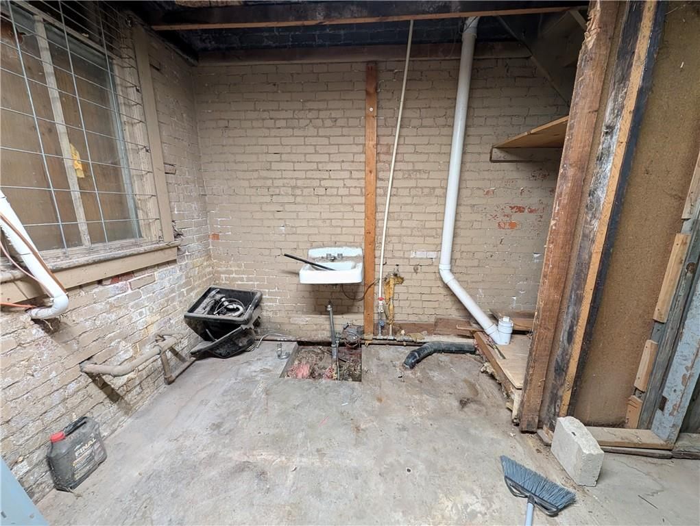 209 S Market Street — photo 33