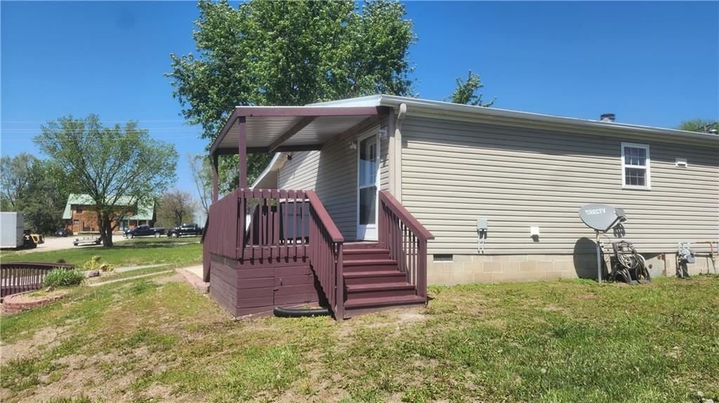 402 W Corrine Street — photo 3