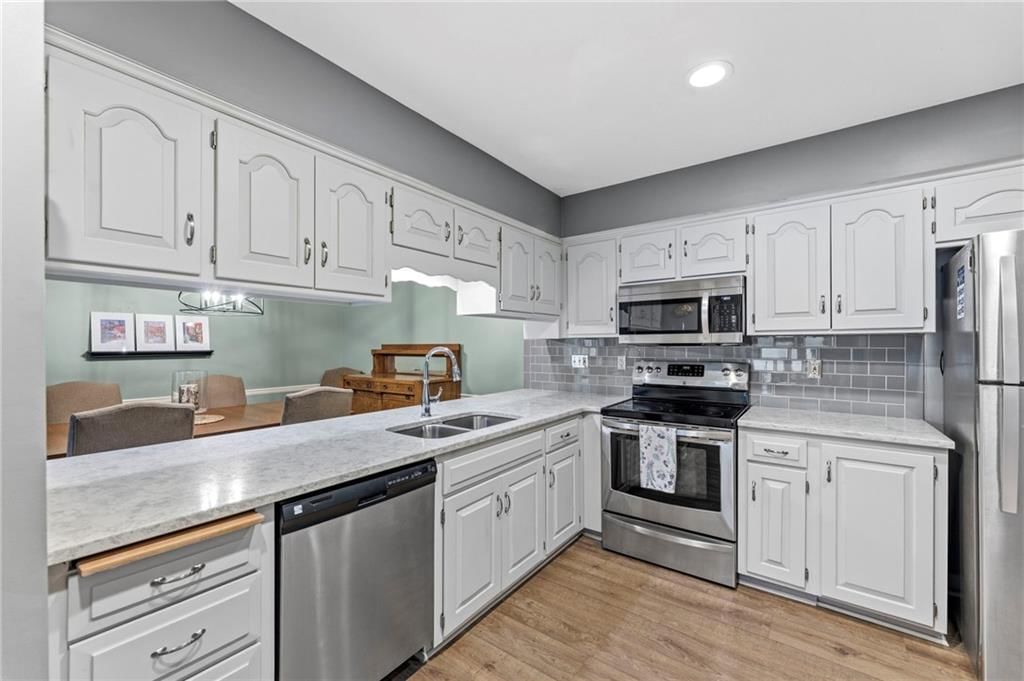 10715 W 116th Terrace — photo 12