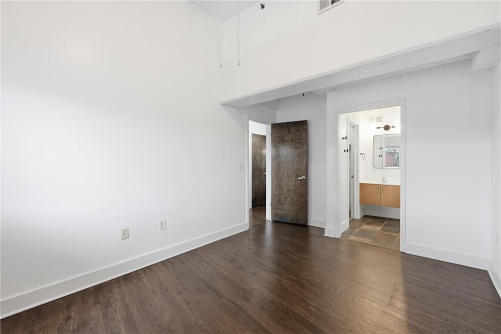 3001 Gillham Road, Kansas City, MO: listing photo 3