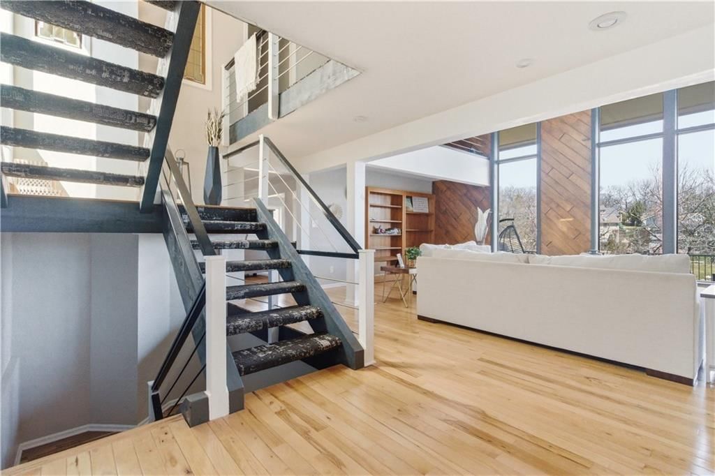 222 NW Locust Street — photo 10