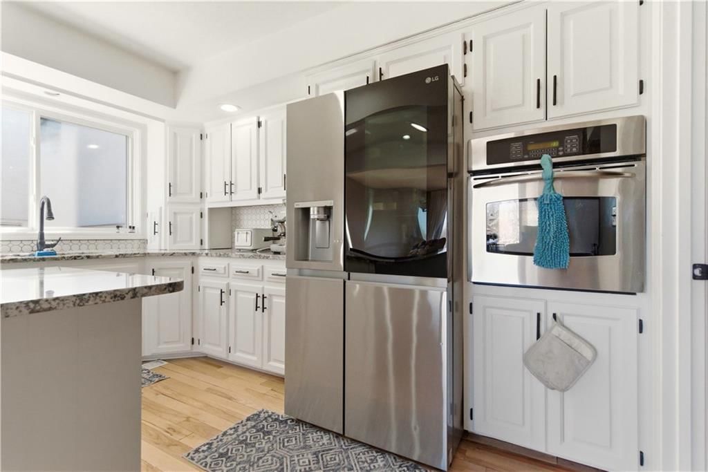 222 NW Locust Street — photo 18