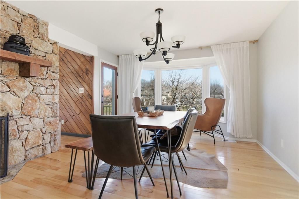 222 NW Locust Street — photo 19