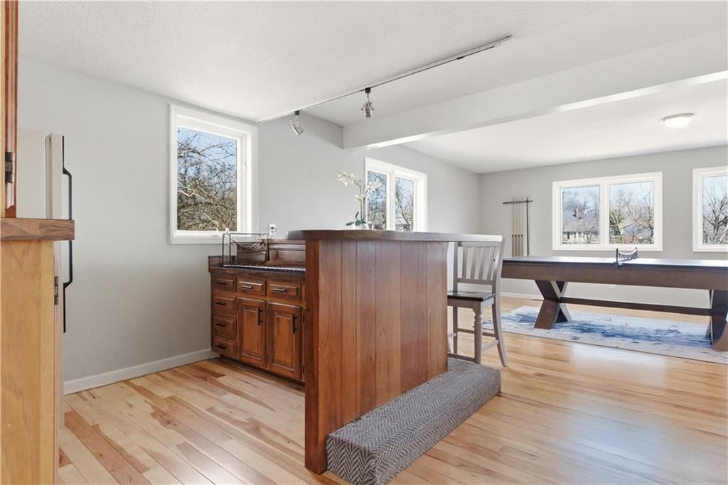 222 NW Locust Street — photo 25