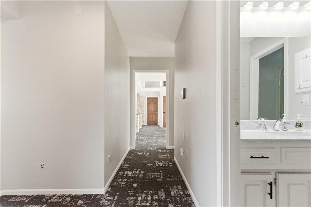 222 NW Locust Street — photo 30