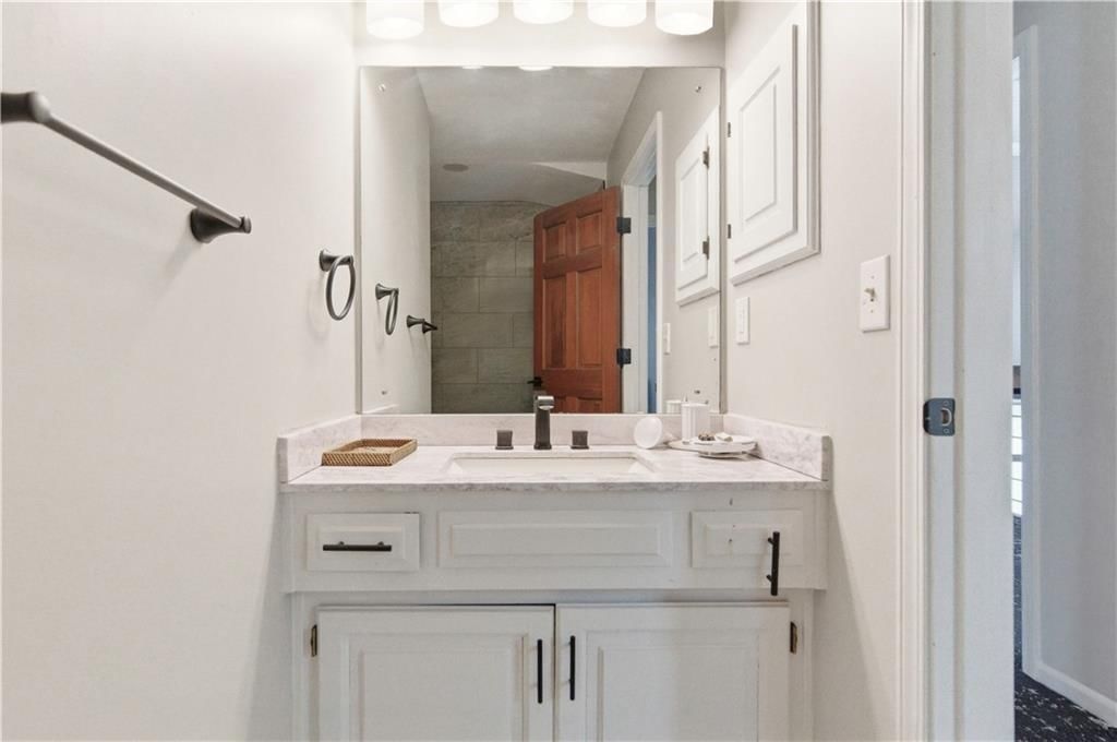 222 NW Locust Street — photo 40