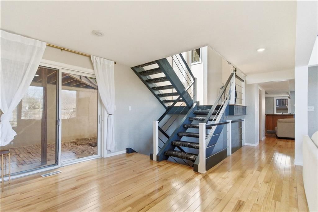 222 NW Locust Street — photo 48