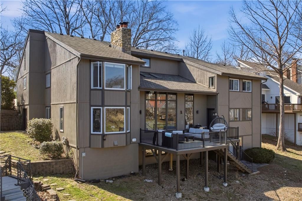 222 NW Locust Street — photo 59
