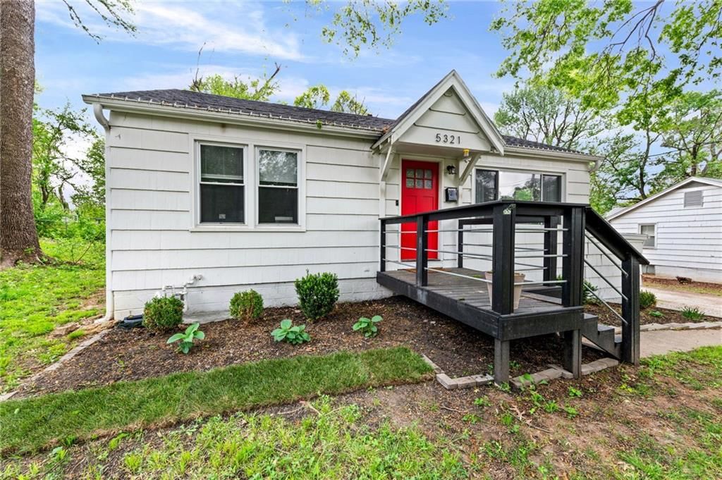 5321 Roswell Avenue — photo 2