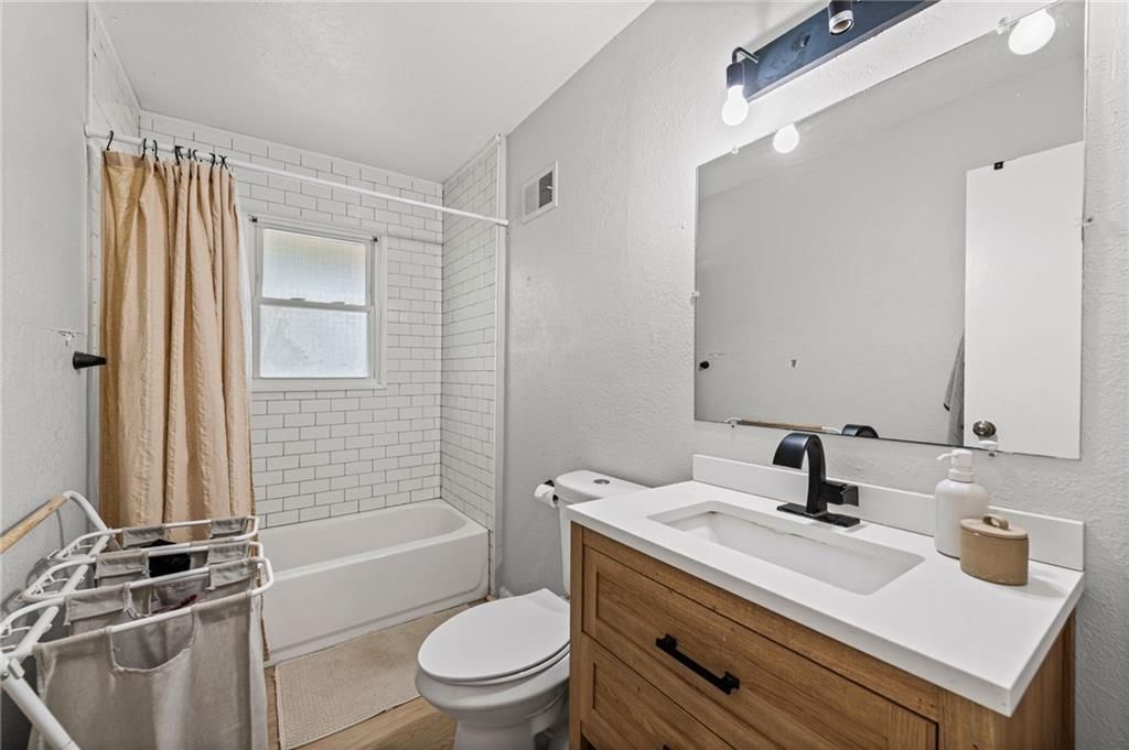 5321 Roswell Avenue — photo 13