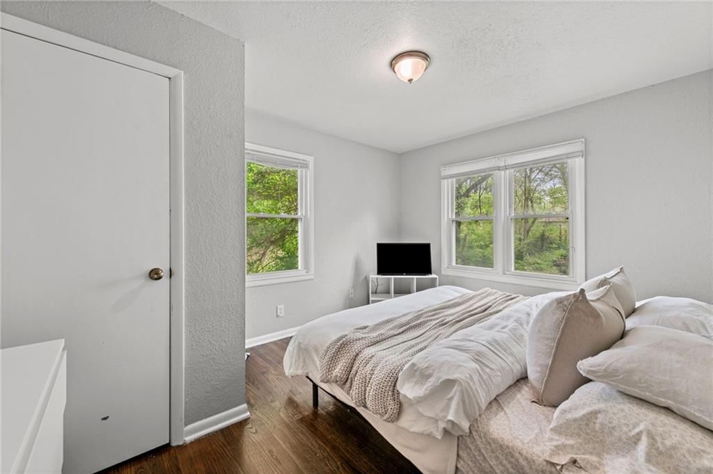 5321 Roswell Avenue — photo 14