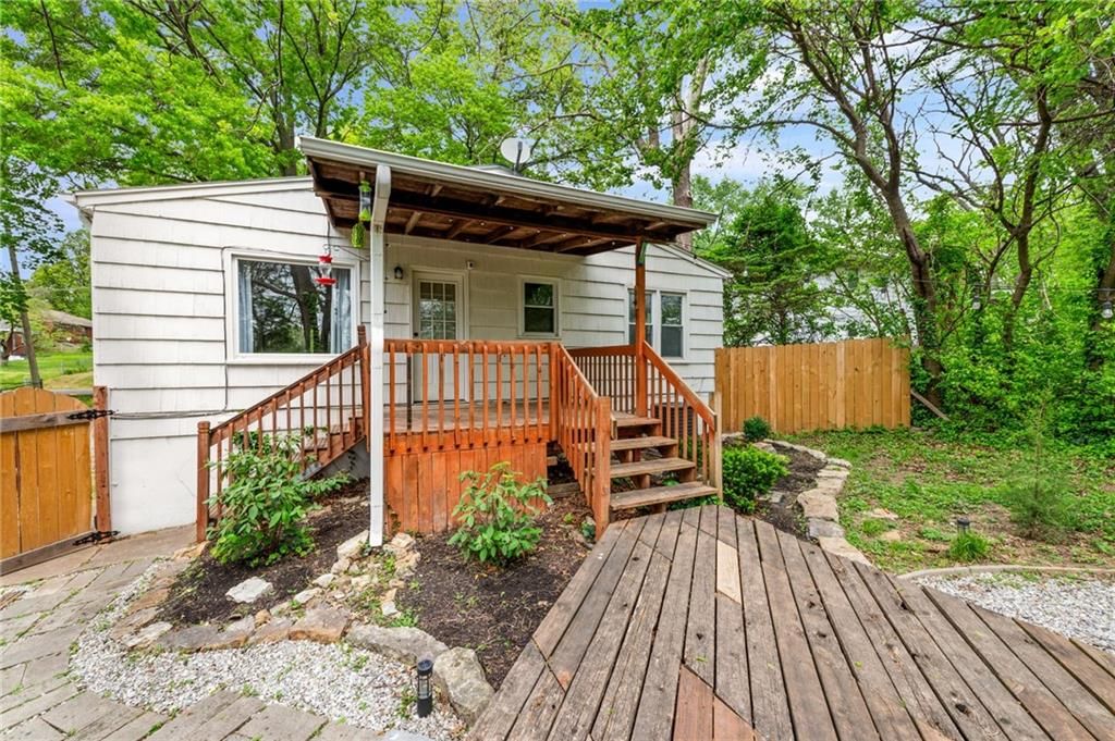 5321 Roswell Avenue — photo 24