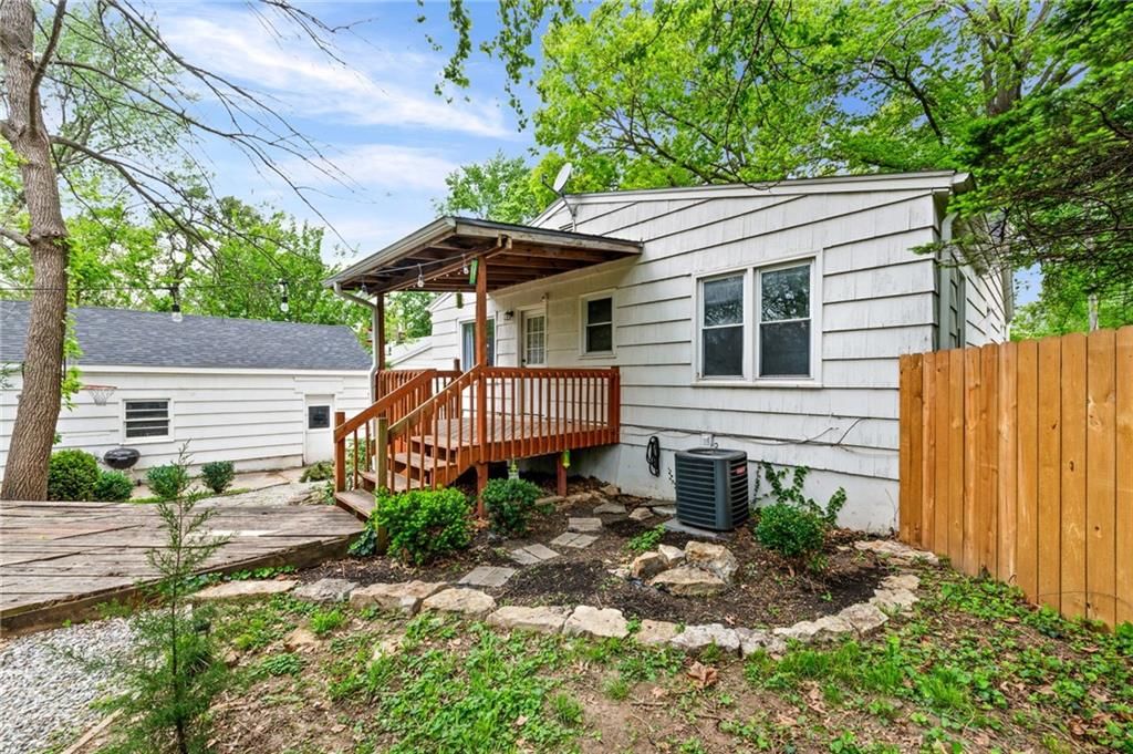 5321 Roswell Avenue — photo 26