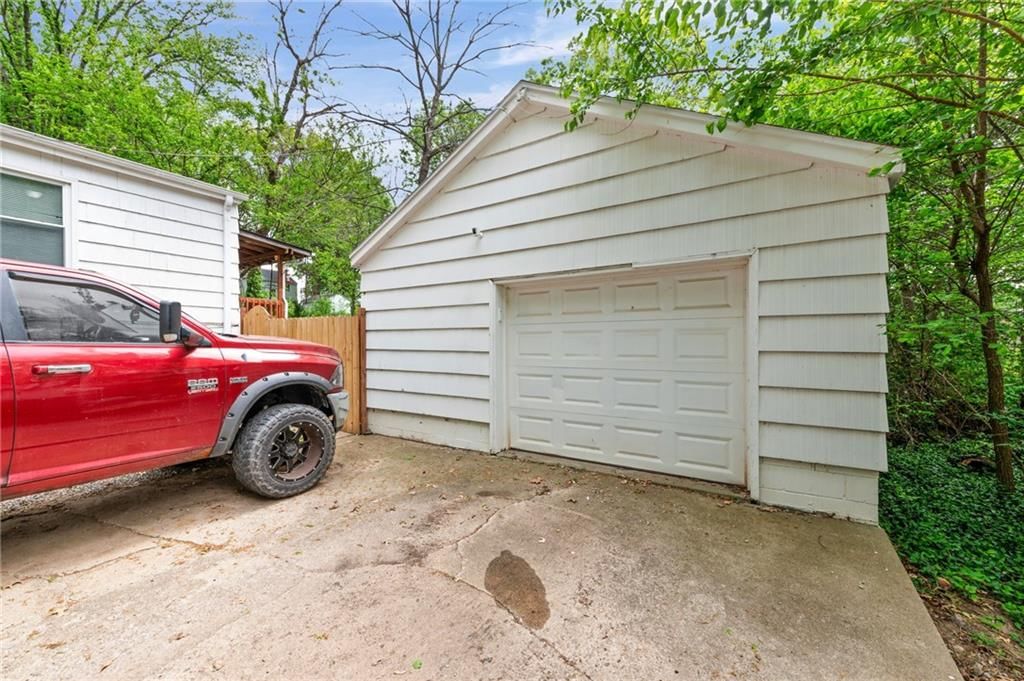 5321 Roswell Avenue — photo 30