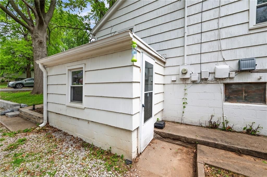 5321 Roswell Avenue — photo 31