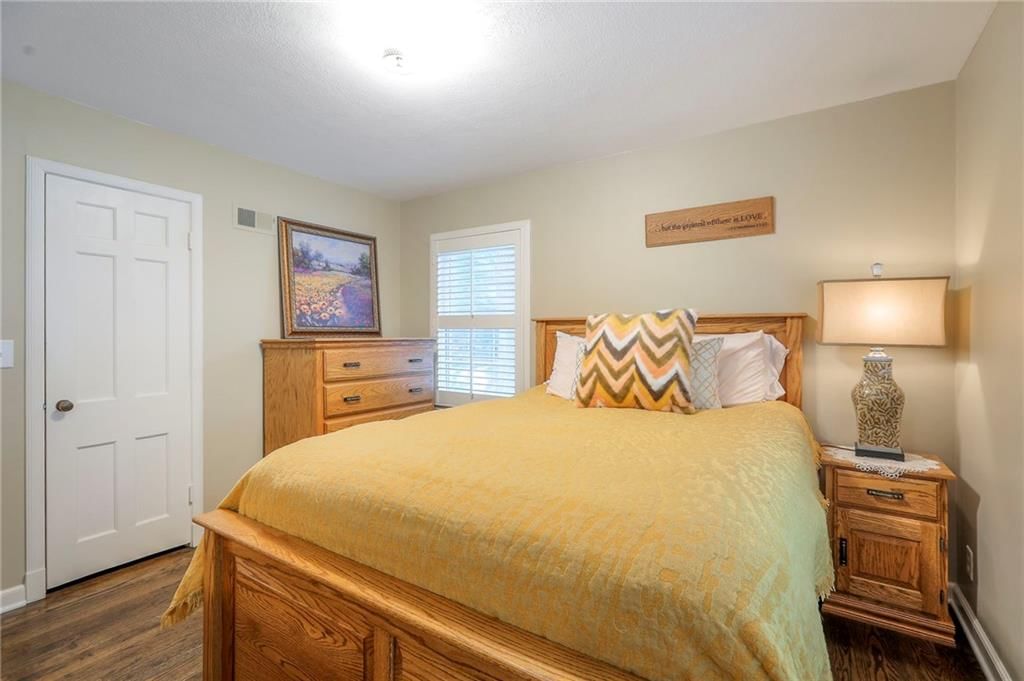 5401 Canterbury Road — photo 17