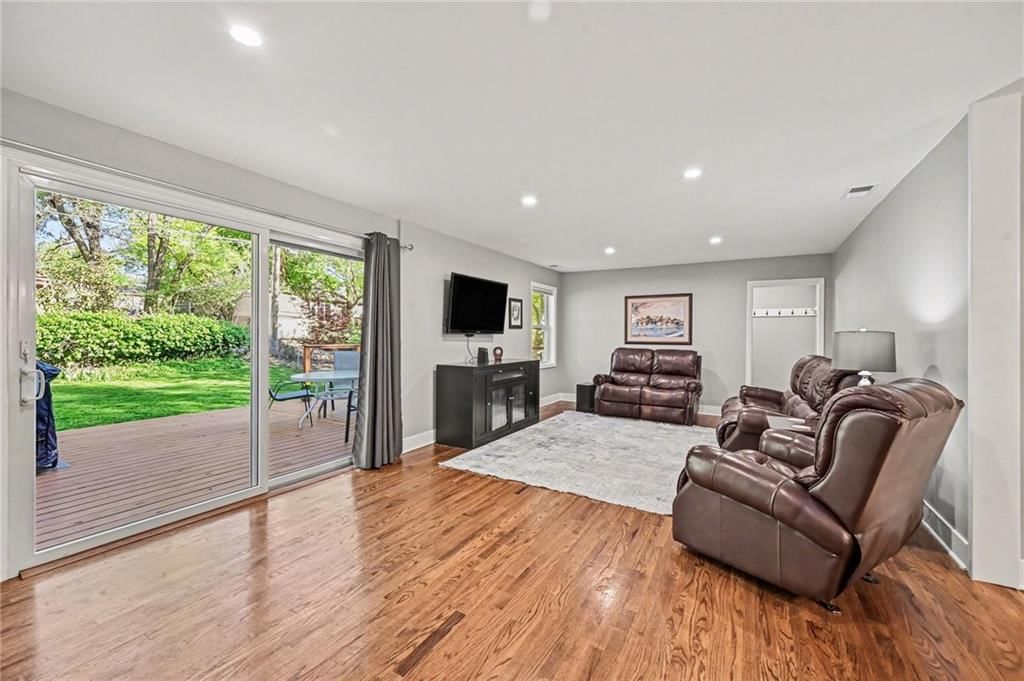 6608 Reeds Drive — photo 13