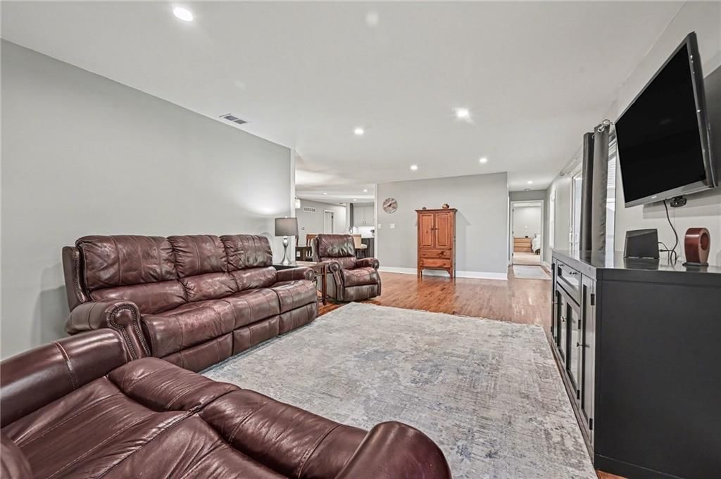 6608 Reeds Drive — photo 14
