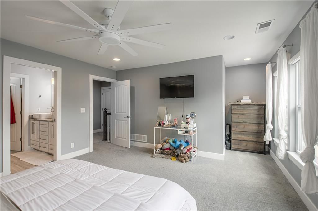 2546 Tracy Avenue — photo 15