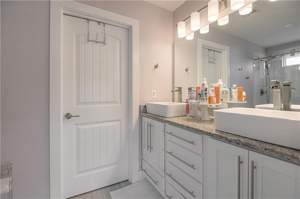2546 Tracy Avenue — photo 18