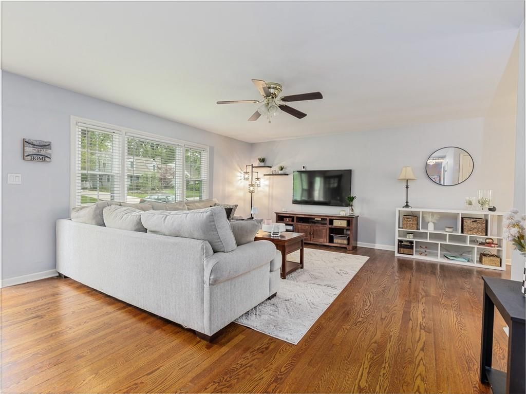 6108 W 76th Terrace — photo 8