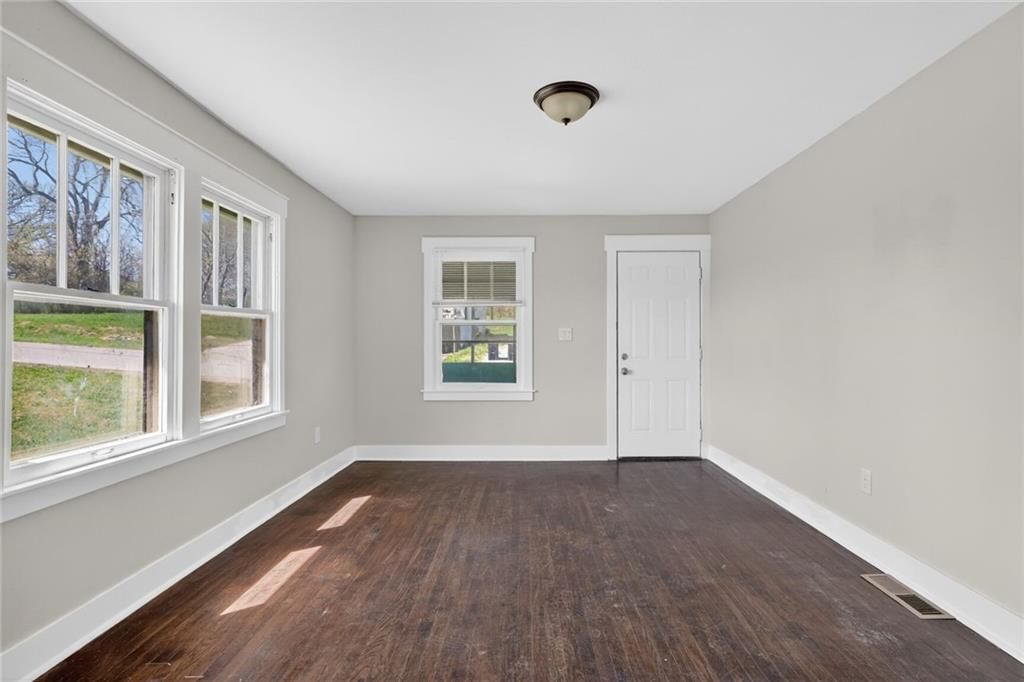 8405 Wabash Avenue — photo 3