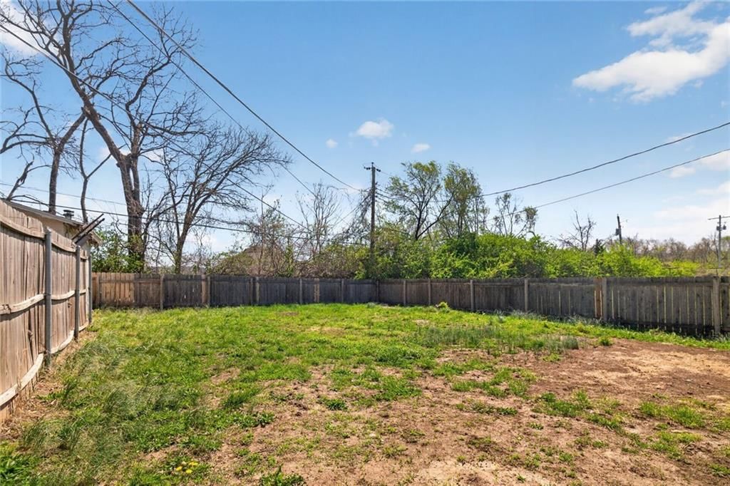 8405 Wabash Avenue — photo 15