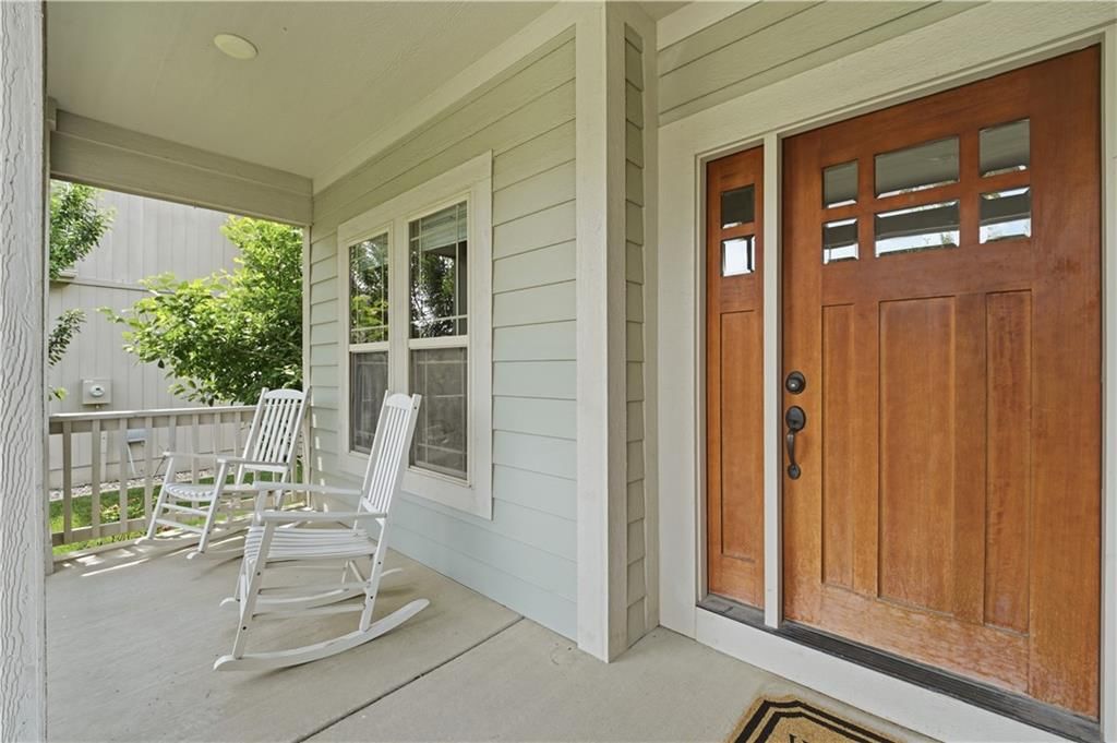 16438 AGNES Street — photo 3