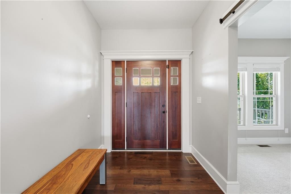 16438 AGNES Street — photo 4