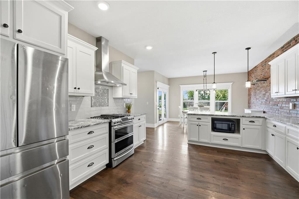16438 AGNES Street — photo 9