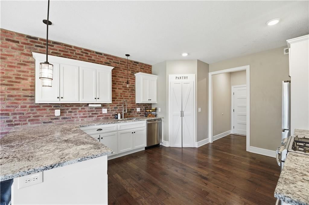 16438 AGNES Street — photo 10