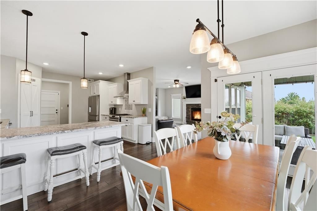 16438 AGNES Street — photo 11