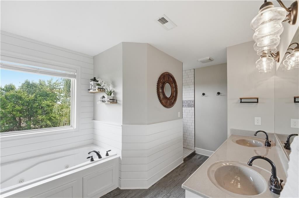 16438 AGNES Street — photo 19