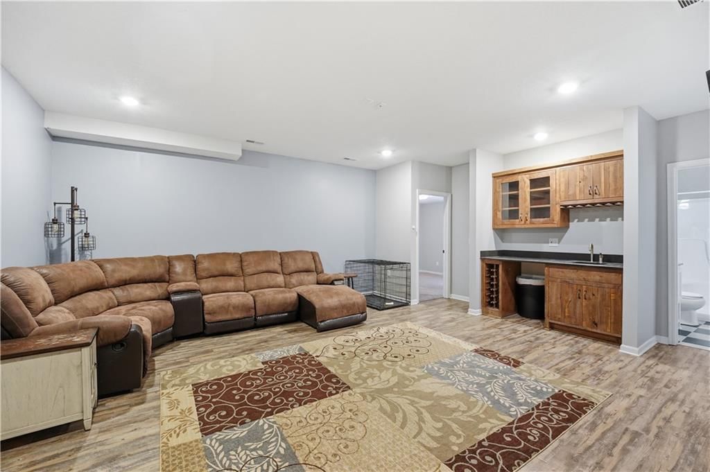 16438 AGNES Street — photo 34