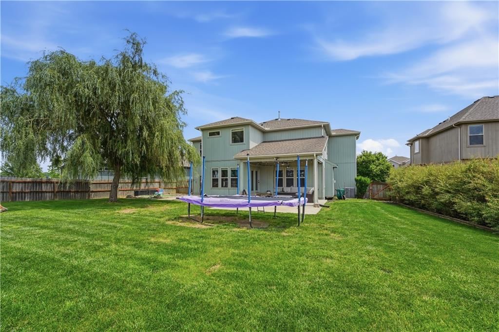 16438 AGNES Street — photo 36