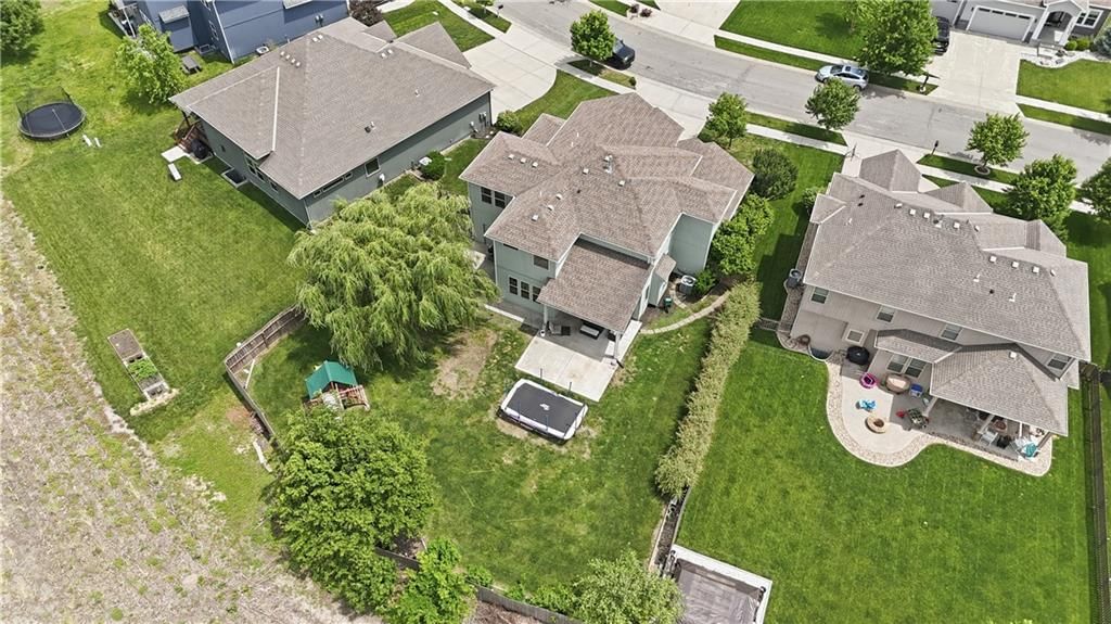 16438 AGNES Street — photo 37