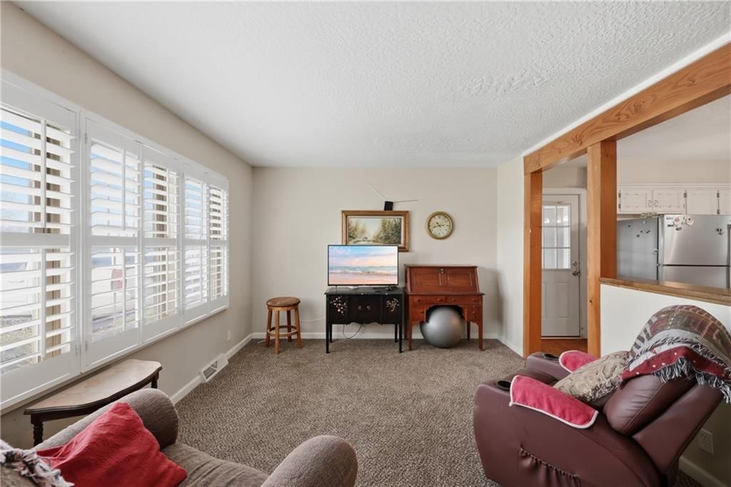 405 W College Street — photo 2