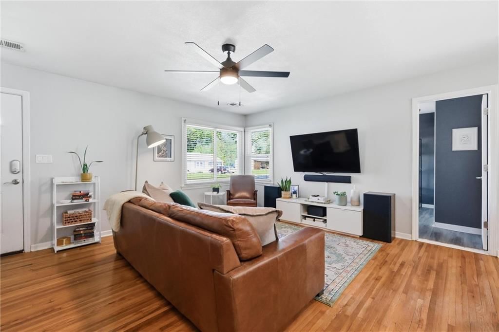 8233 Woodward Street — photo 4