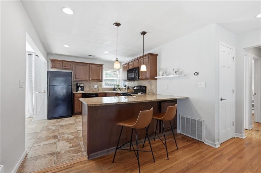 8233 Woodward Street — photo 7