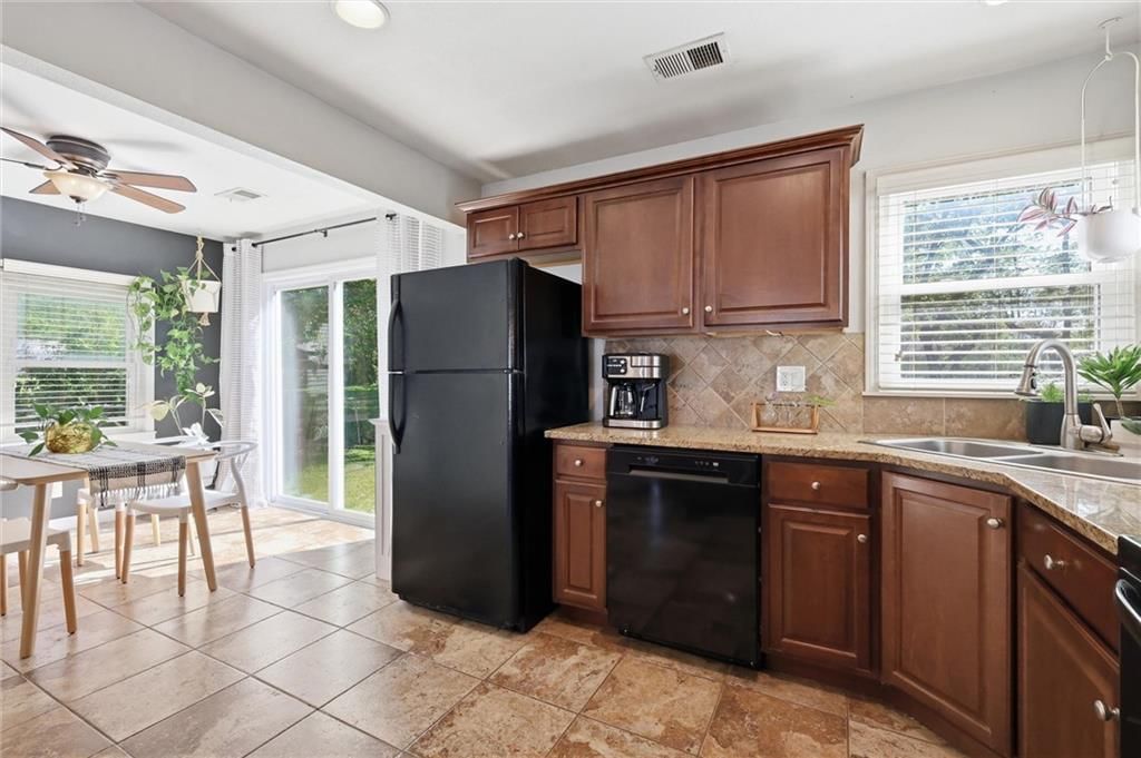 8233 Woodward Street — photo 12