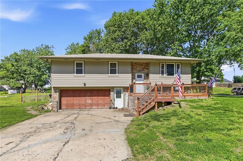 326 Gregory Drive — photo 1