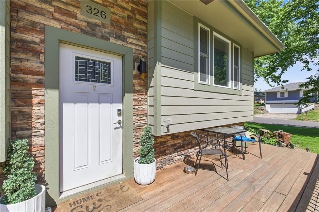 326 Gregory Drive — photo 3