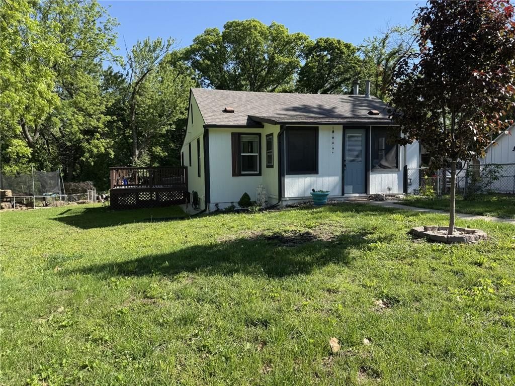 704 E Hayward Avenue — photo 2