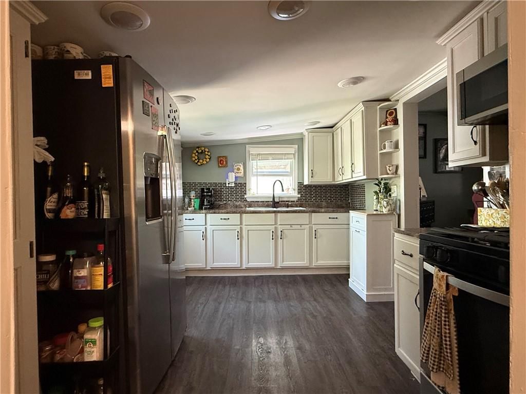 704 E Hayward Avenue — photo 11