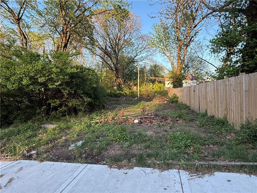 704 E Hayward Avenue — photo 26