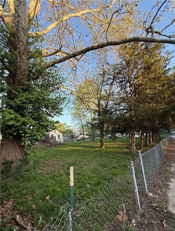 704 E Hayward Avenue — photo 27
