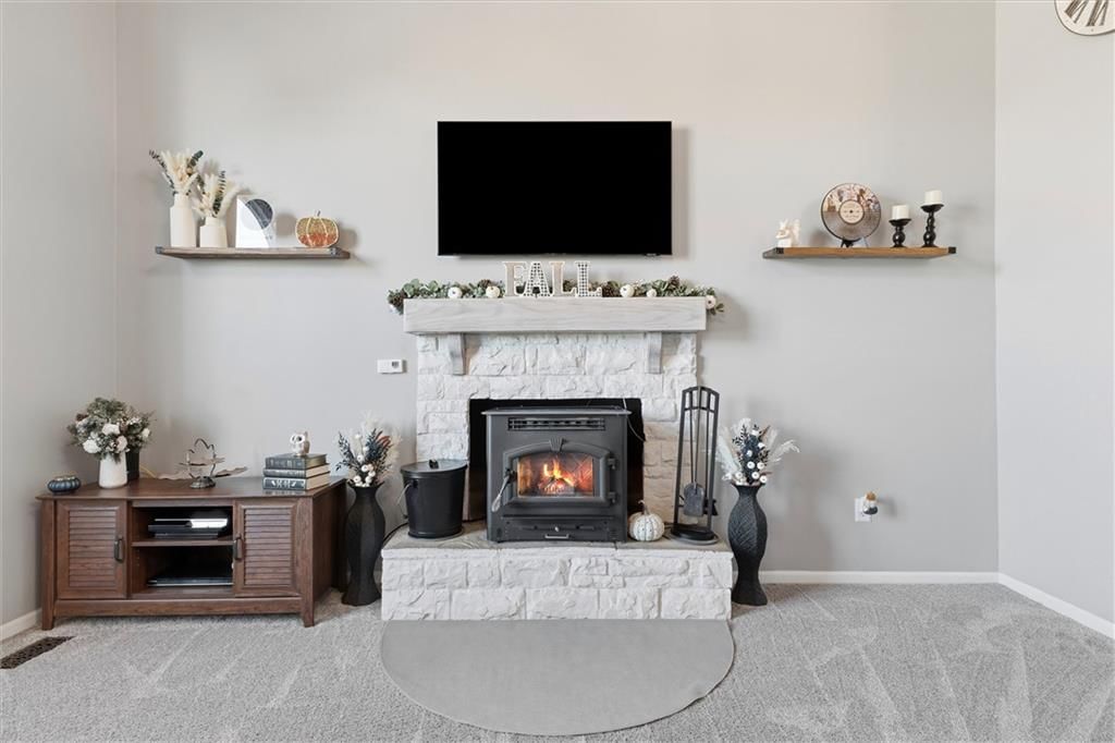 860 River Drive — photo 8